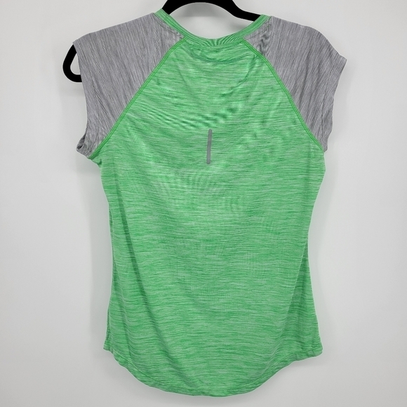 Reebok Scoop Neck Cap Sleeve Athletic Top Size S - Picture 4 of 9